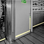 Fotolumineszente bodennahe Beleuchtungssysteme auf Seeschiffen – Low-Location Lighting Systems – LLL