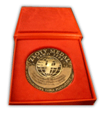 16. Internationale SAWO Messe 2004 in Posen. Preis – Goldmedaille für das Lumineszenz-, Evakuierungsbodensysteme SL/5