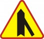 Drive-in entry of a one-way road from the right side