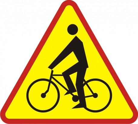 Radfahrer kreuzen