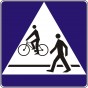 Überweg für Fußgänger und Fahrräder