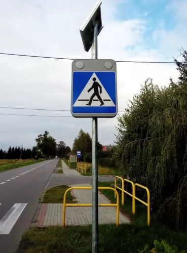 Znak aktywny przejście dla pieszych D-6